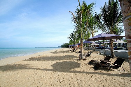 Strand vor dem Beyond Resort Khao Lak